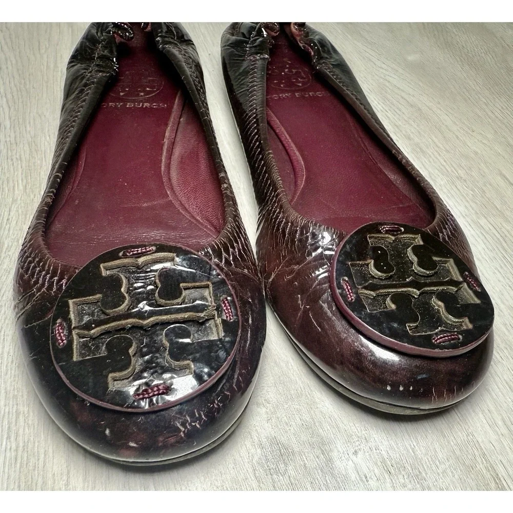 Tory Burch Reva Ballet Flats Dark Brown‎ Patent Leather Embellished Logo sz 5